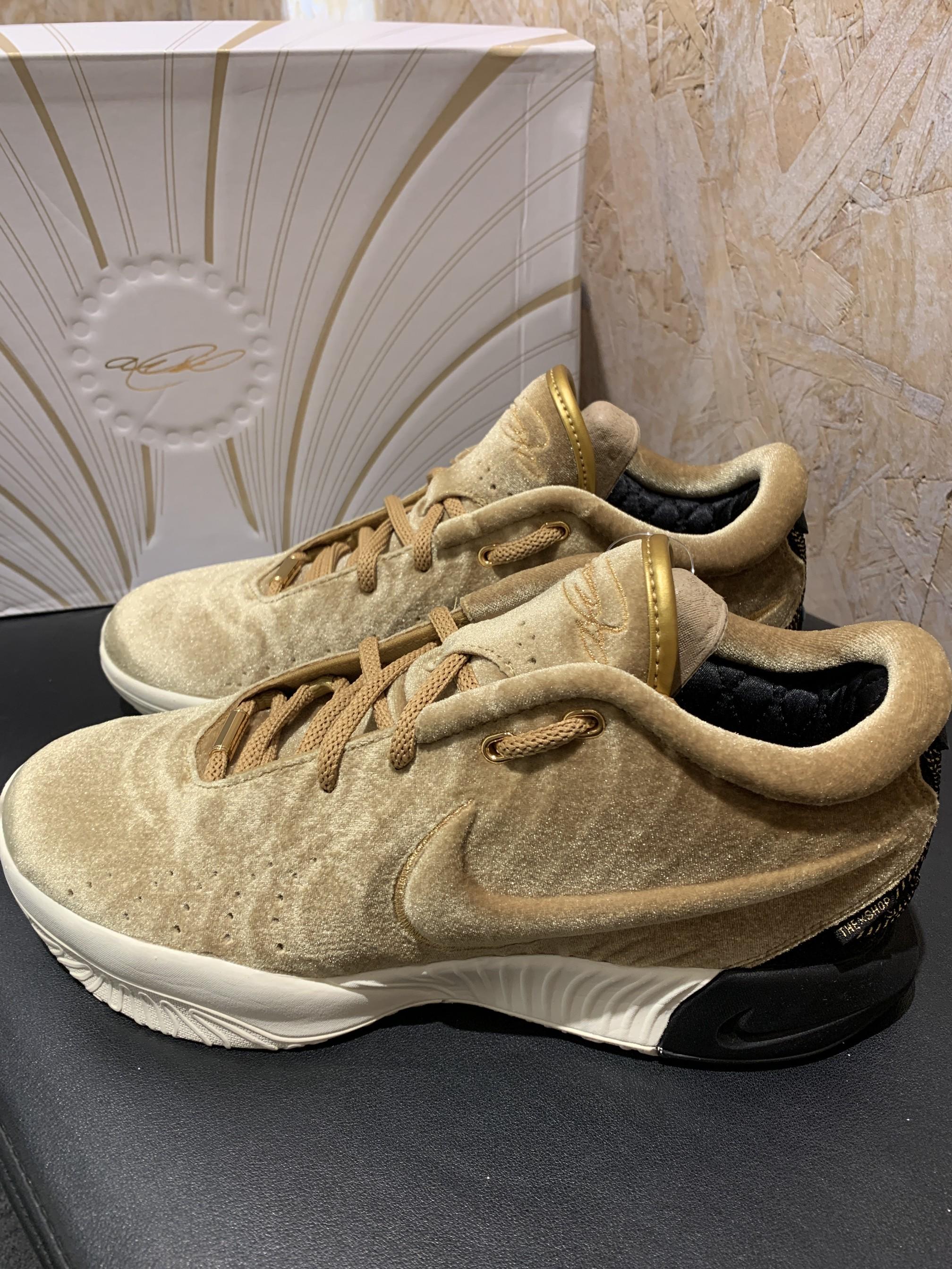 🔥 The Shop x Nike LeBron 21 "Nobility" 上脚即惊艳!🔥